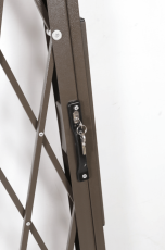 Rectractable-gate-brown-keys
