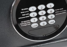inyati-hotel-laptop-safe-3