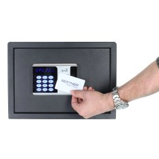 rottner-rfid-safe-1-gleichsperrend-T06214_hand-karte-real2